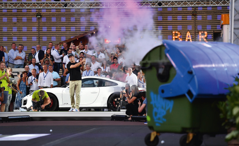 Porsche European Open 2018: Typisch St. Pauli: brennende Mülltonnen und Parkplatzvandalen