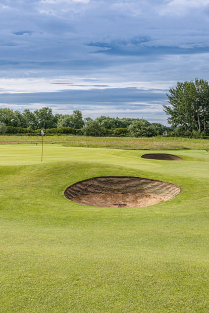 Stableford: Stableford-Witz: Hier versteckt sich ein Strich in der Landschaft (r.)