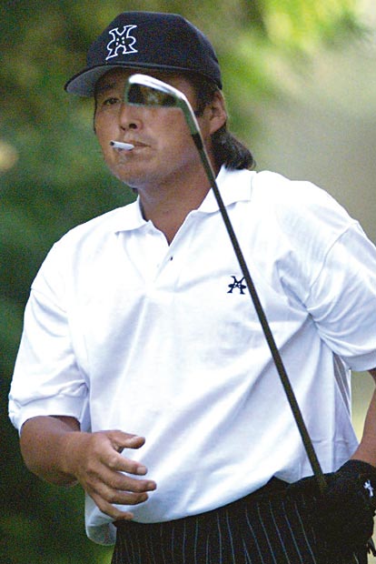 Golfpunks dieser Welt: Pirat in Ausbildung: Das mit dem Rauchen klappt schon. Augenklappe: ausbauf&auml;hig