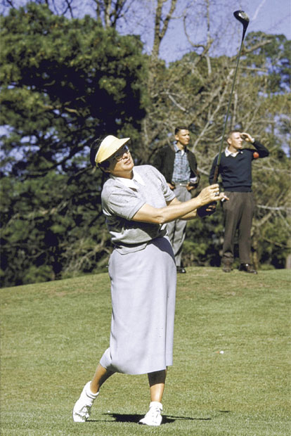 Golfpunks dieser Welt: Roy Black würde singen: Ganz in Wei&szlig; mit einem Henkelpott