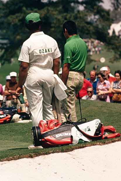 Golfpunks dieser Welt: Pirat in Ausbildung: Das mit dem Rauchen klappt schon. Augenklappe: ausbauf&auml;hig