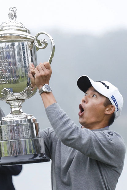 Collin Morikawa: Typisch Influencer: das Ringlicht immer dabei (l.)