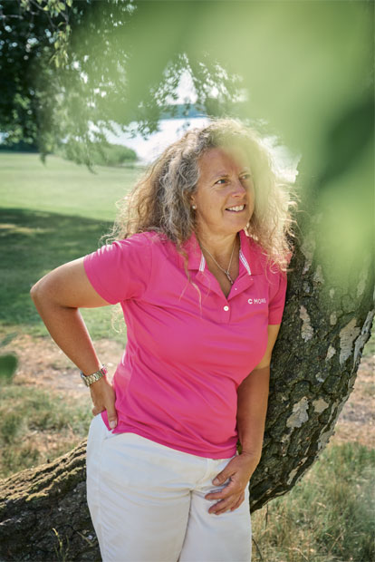 Tragende Rolle: Schwedensommer: Wer braucht das Mittelmeer? (l.) Macht mehr Spa&szlig;: Wedge statt Yardage-Book (r.)