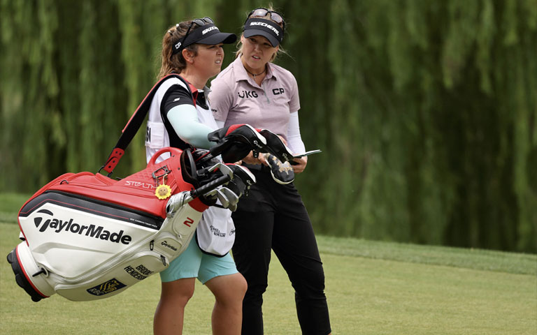 Taschenkontrolle - Brook Henderson