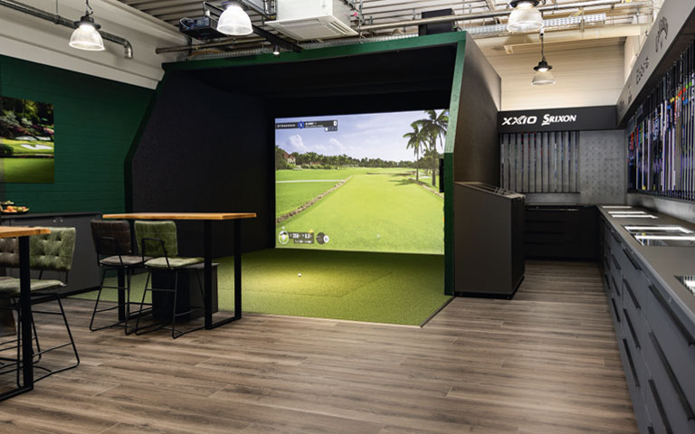 Neues Fitting-Center - Was nicht passt, wird passend gemacht Goldenes Ticket: Willy Wonkas Golf-Mancave