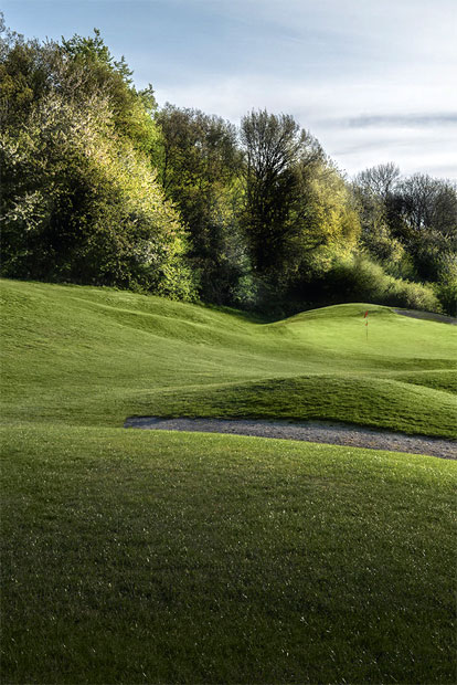 Die angenehmsten Orte der Welt: Typisch Belgien: Selbst der Golfplatz wird zum Velodrom (l.)