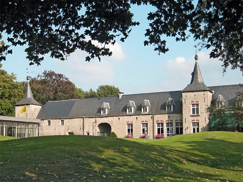 Brüssel: Belgischer Altbau: drei Zimmer, Küche, Bad