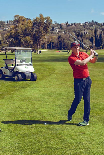 Cote d'Azur: Klare Ansage, keine zweite Meinung nötig (l.) Nicht nur beim Basketball peinlich: der Airball (r.)